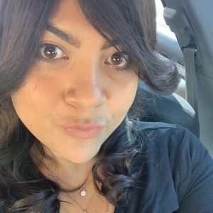 Meet your Posher, Isela